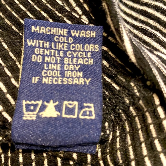 MAX EDITION BLACK & WHITE STRIPE CAP SLEEVE SHIRT SIDE ACCENT Size M NWT - Picture 13 of 13